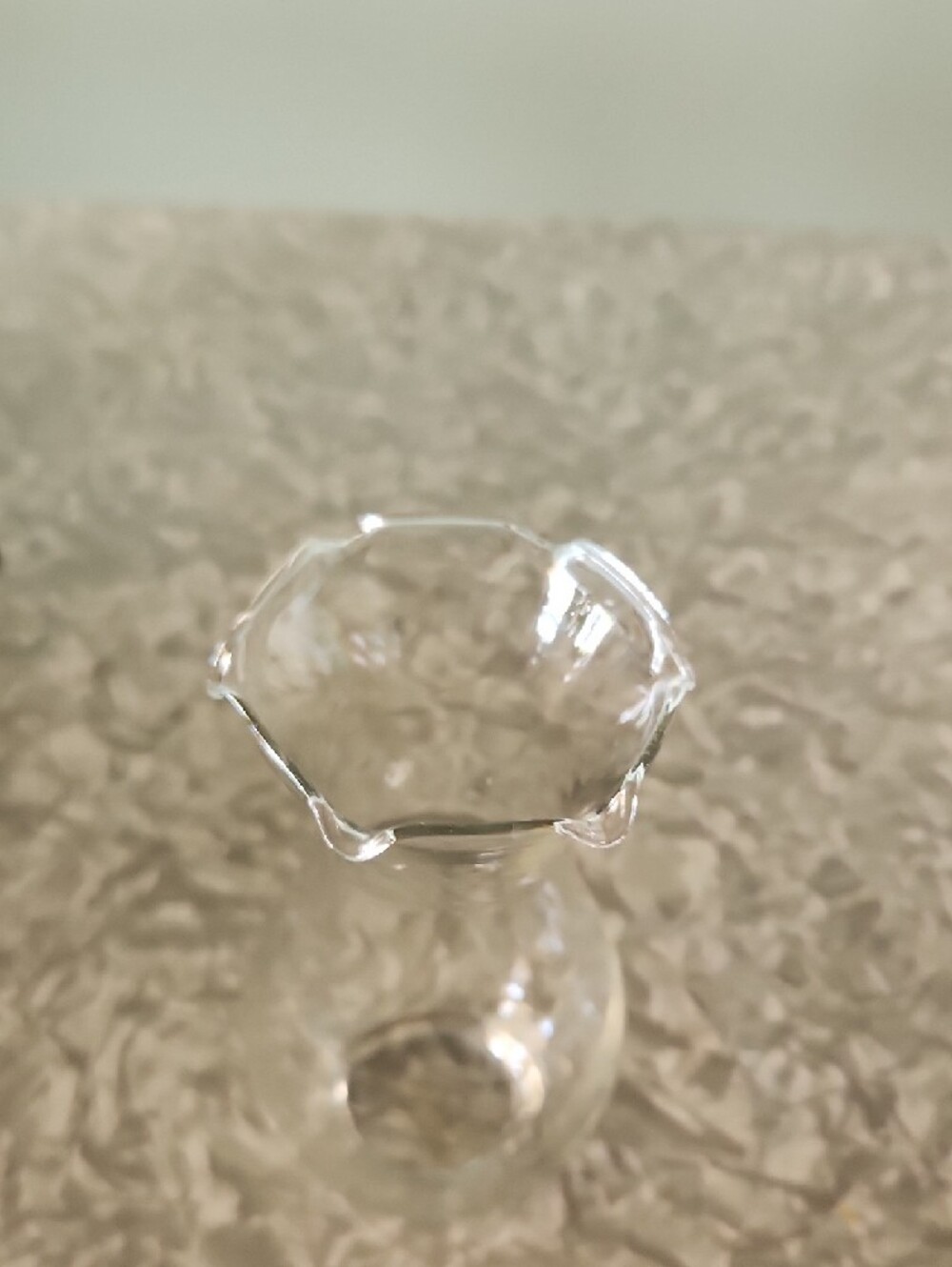 Source Unknown Clear Ruffled Rim Glass Vase - Picture 4 of 9